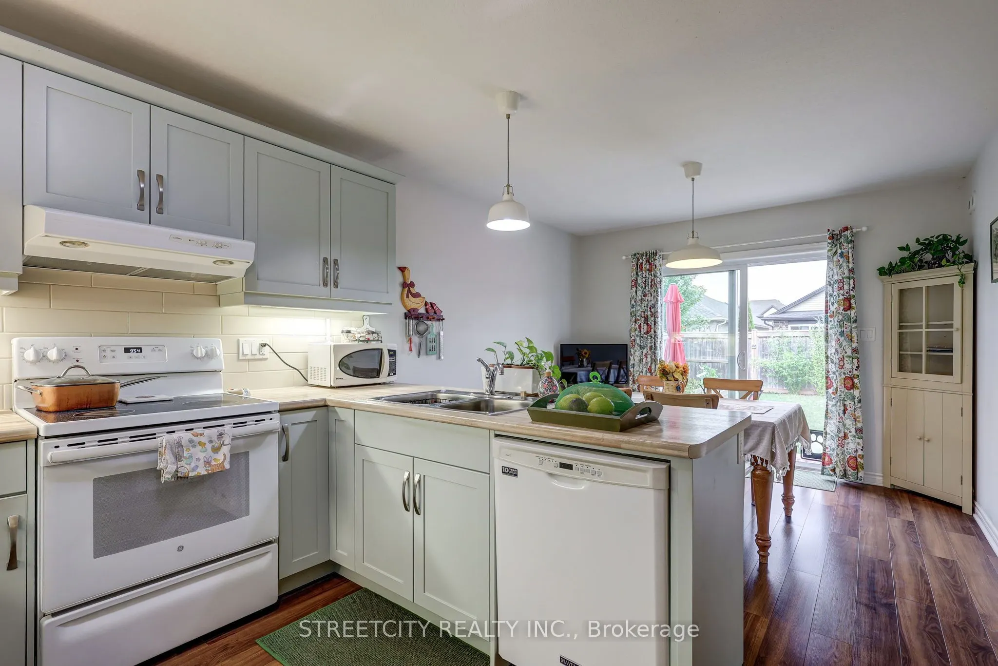 31 Acorn Trail