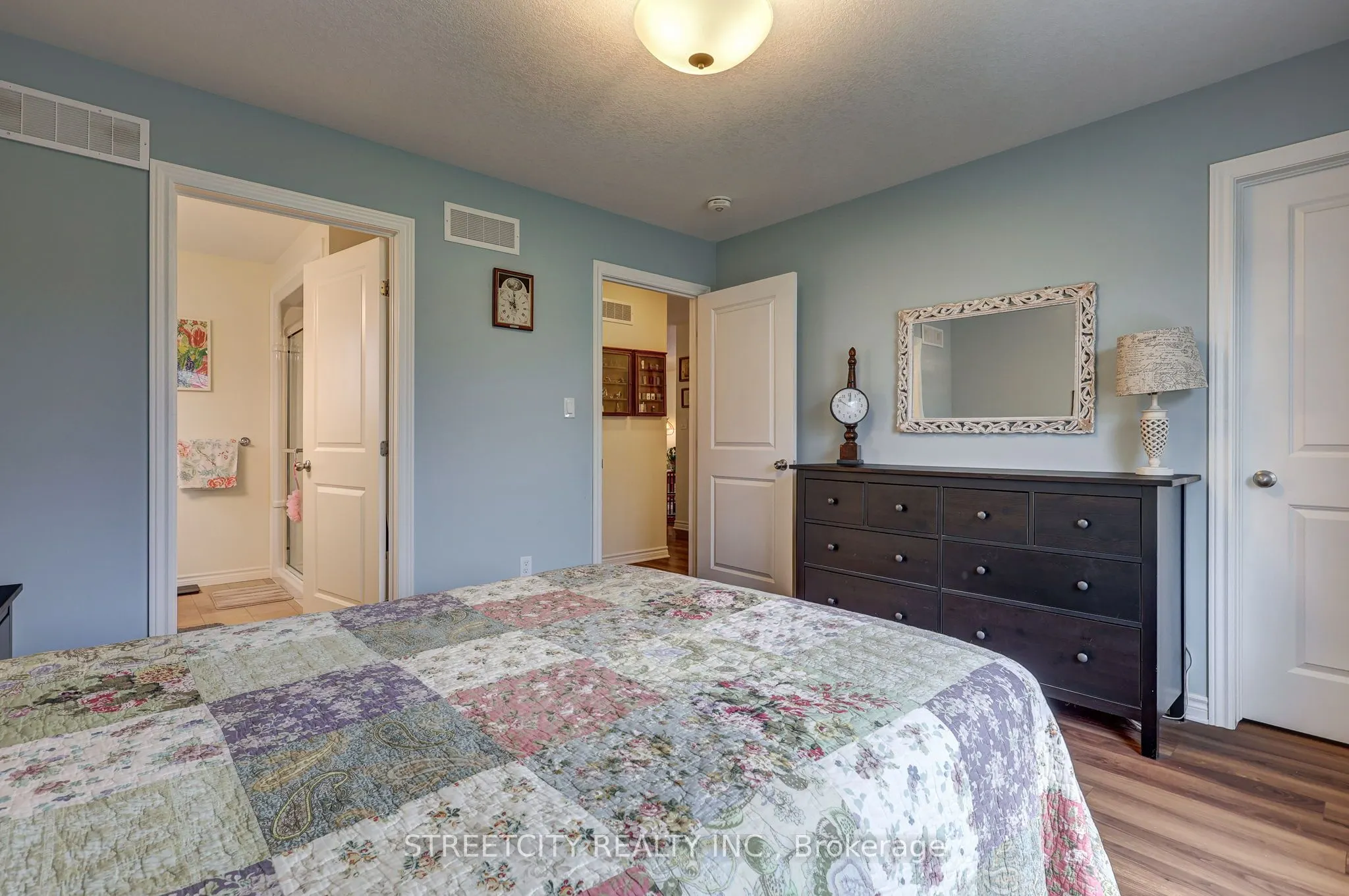 31 Acorn Trail