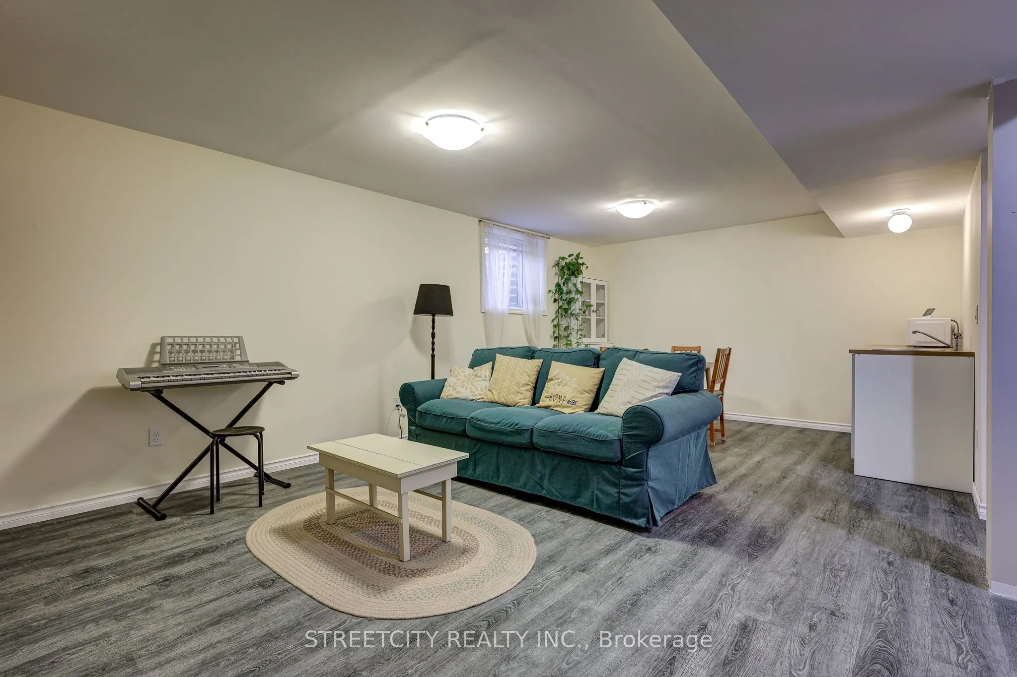 31 Acorn Trail