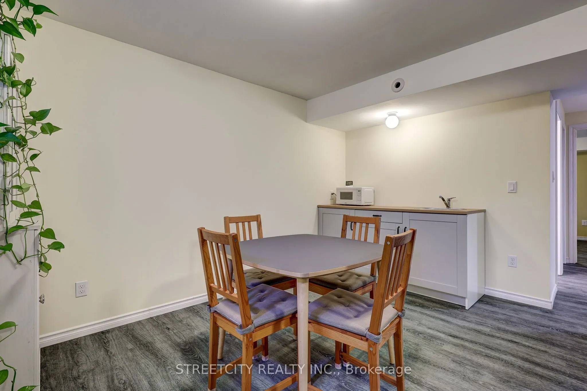 31 Acorn Trail