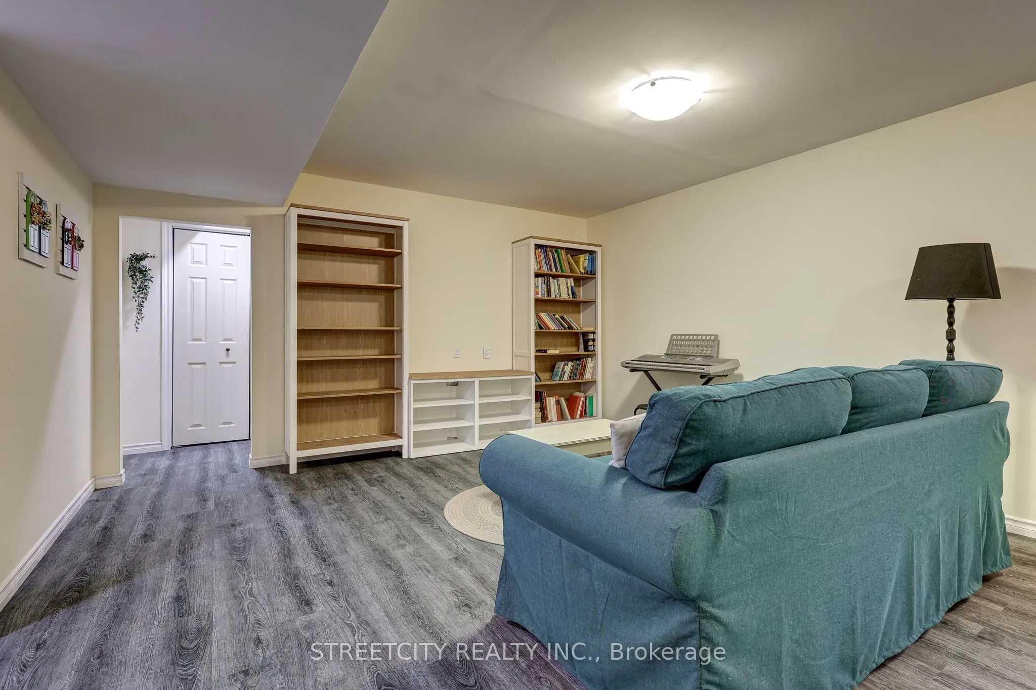 31 Acorn Trail