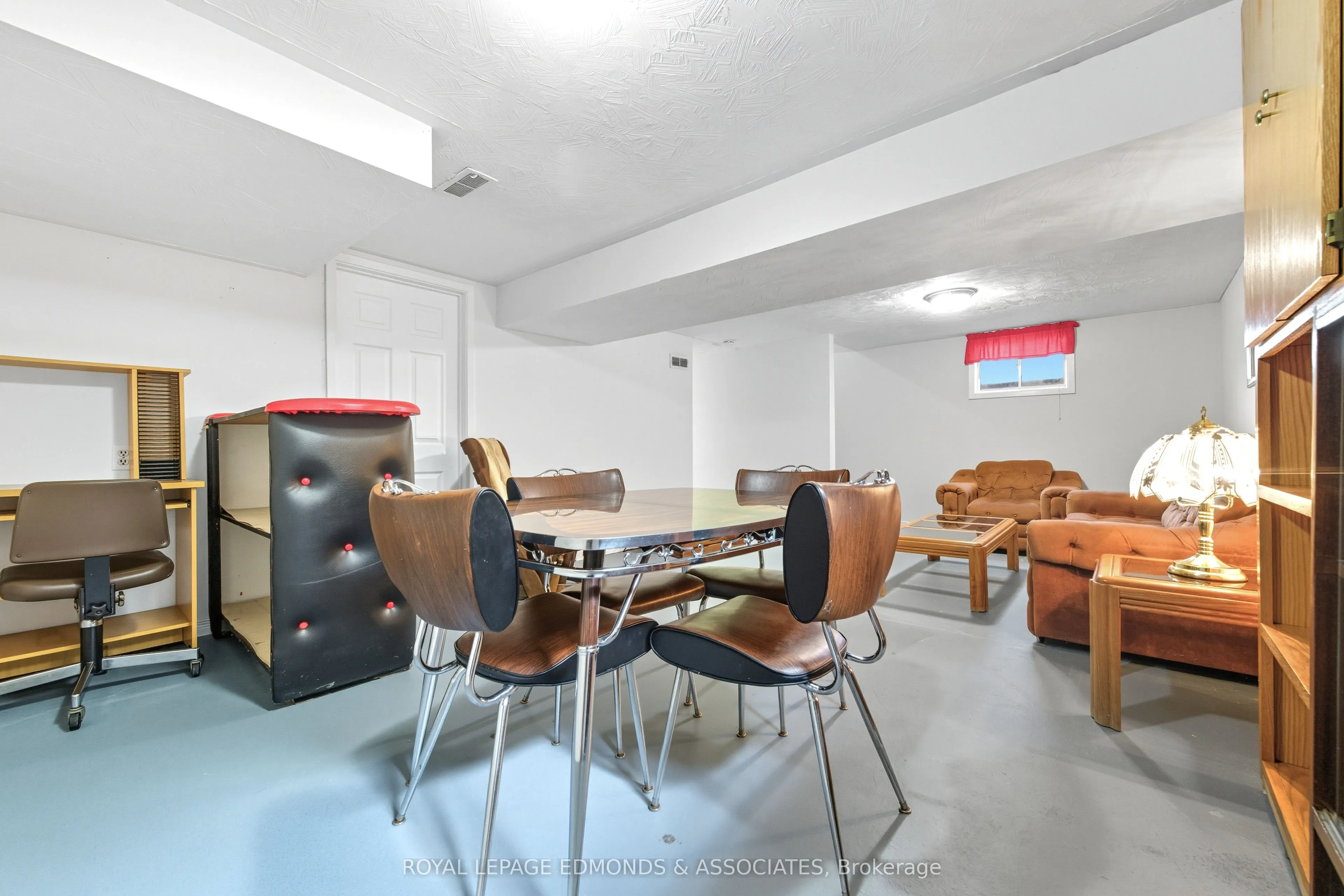 661 Angle Street