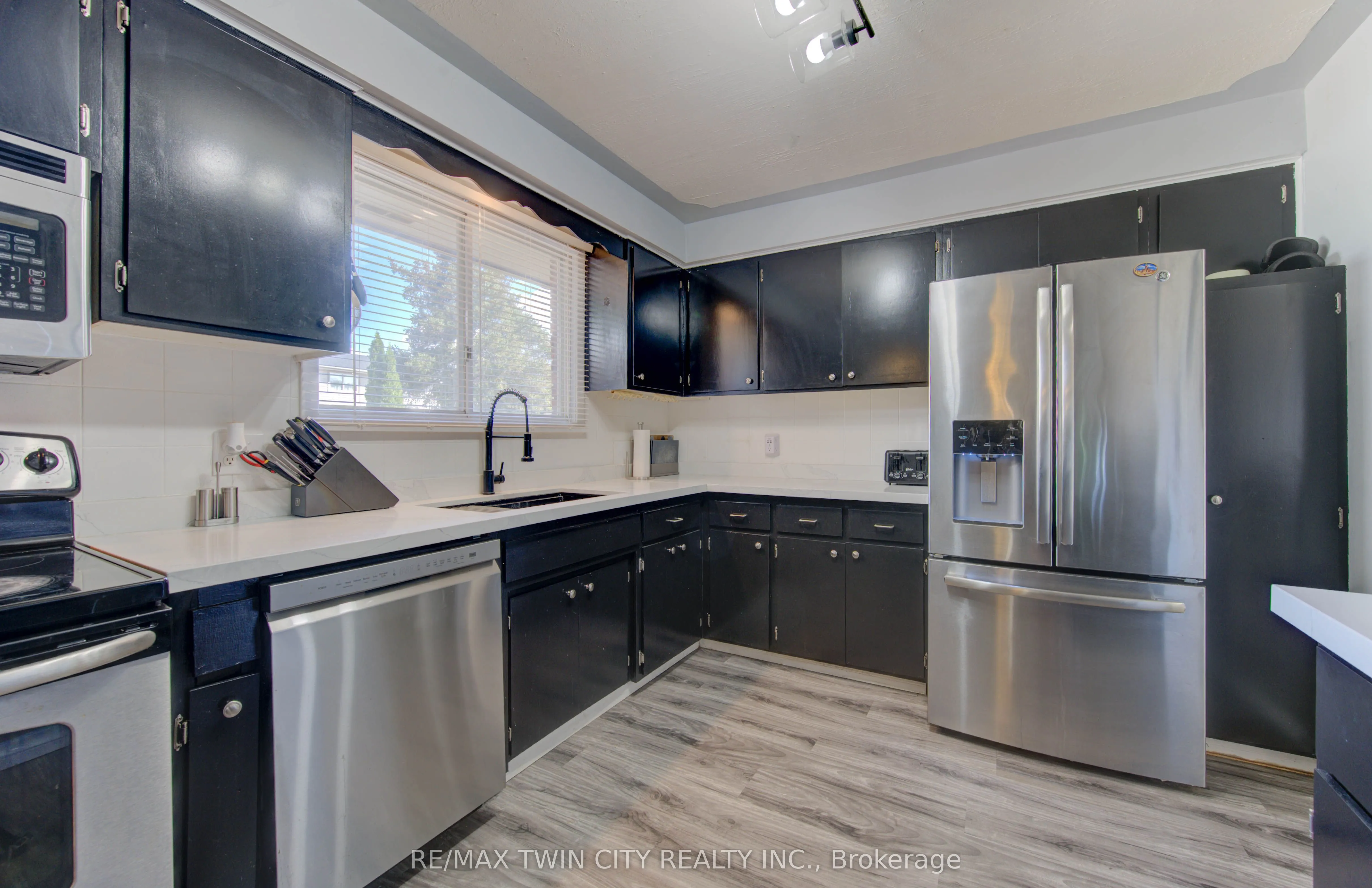 320 Country Hill Drive