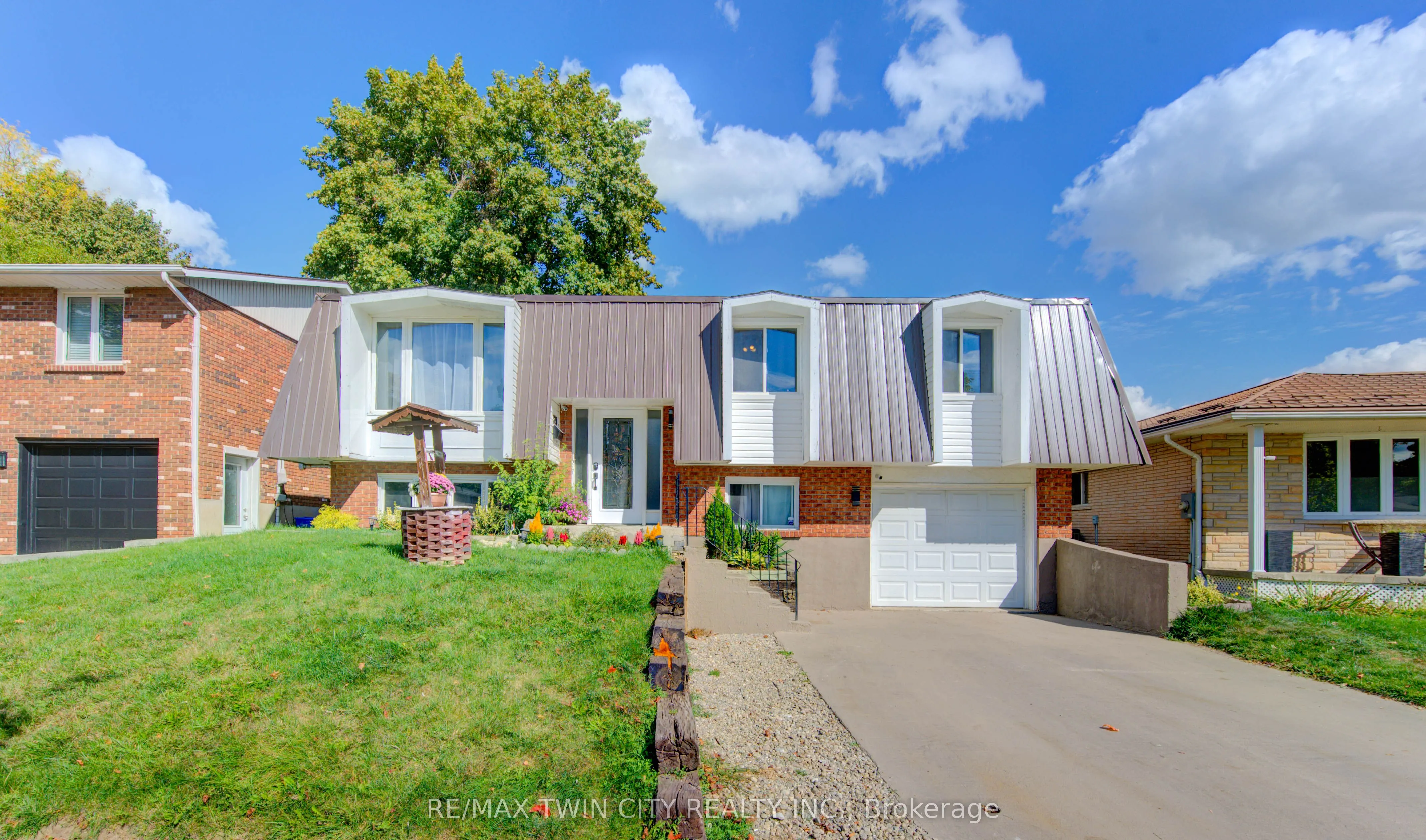320 Country Hill Drive