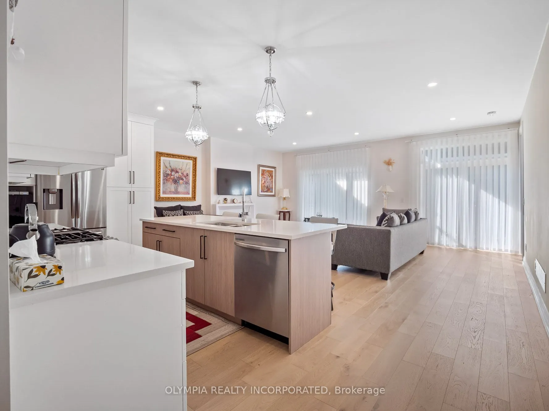 8974 Willoughby Drive, #19