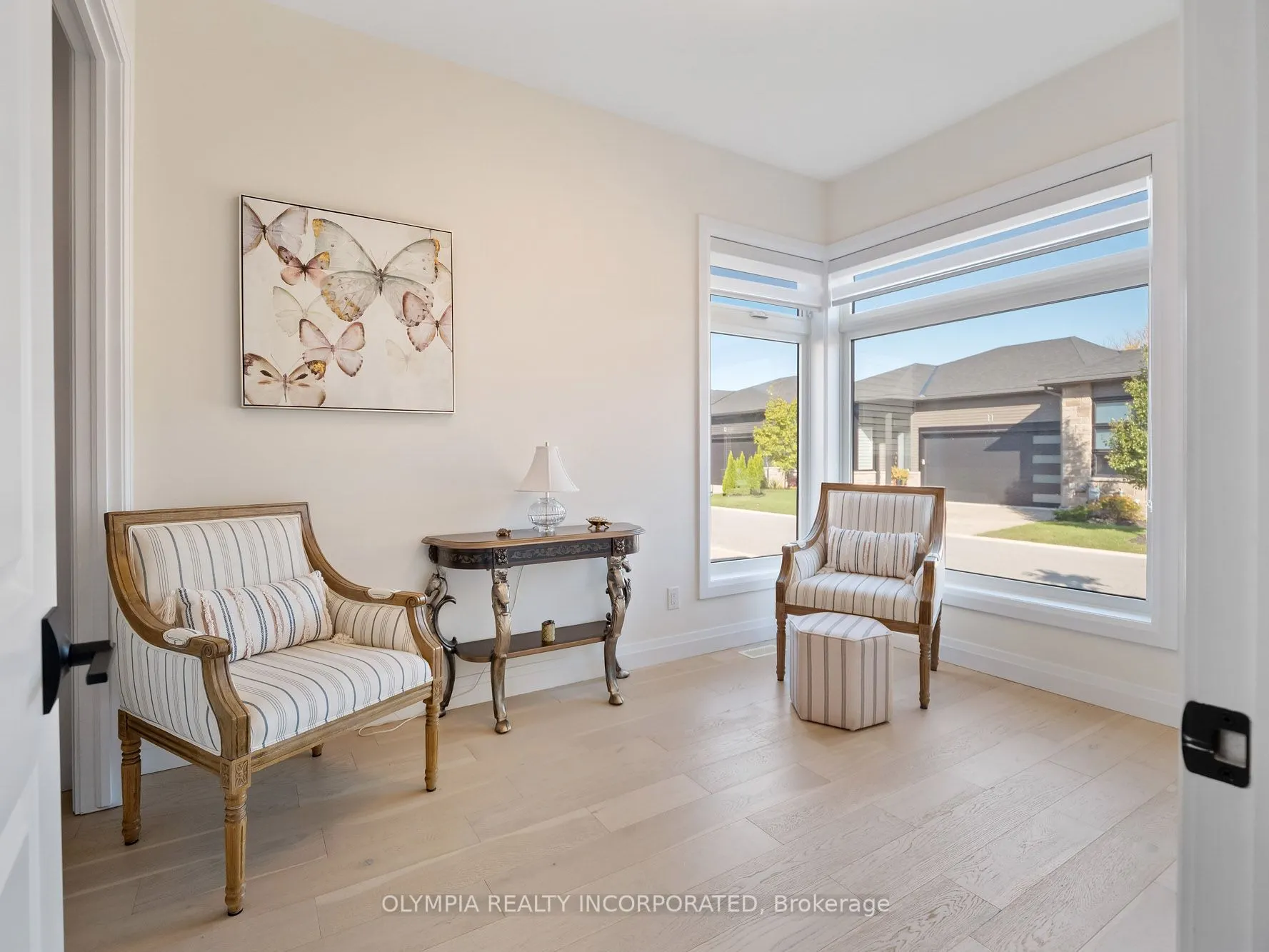 8974 Willoughby Drive, #19