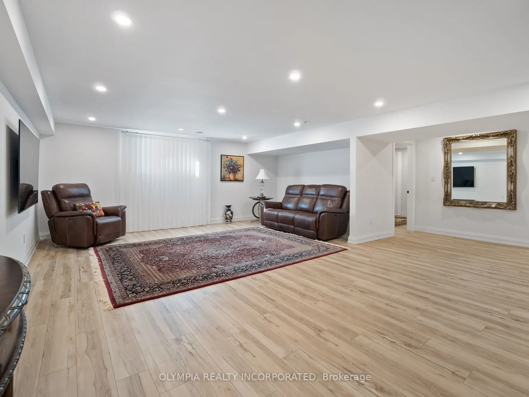 8974 Willoughby Drive, #19