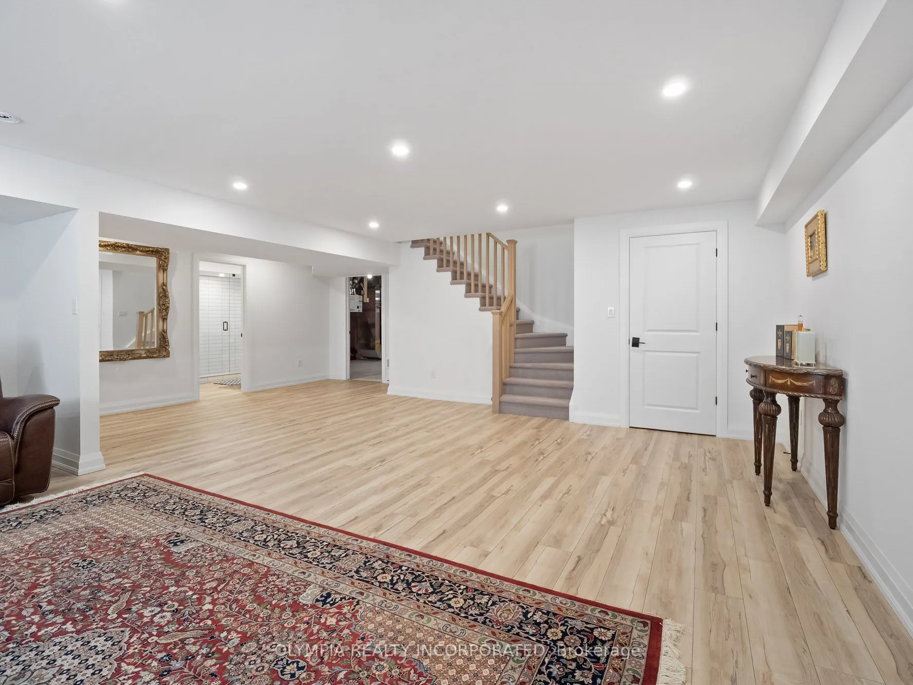 8974 Willoughby Drive, #19