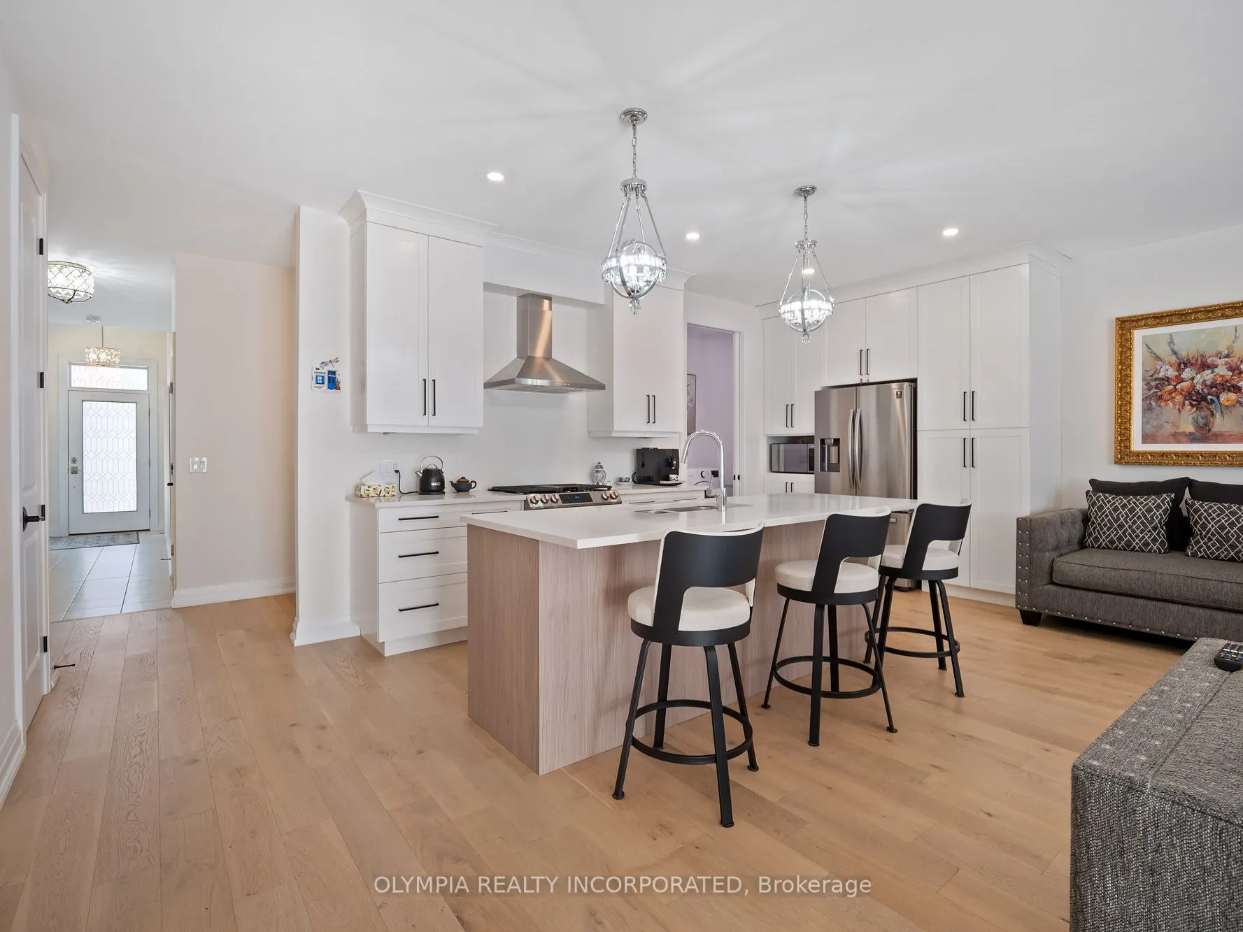 8974 Willoughby Drive, #19