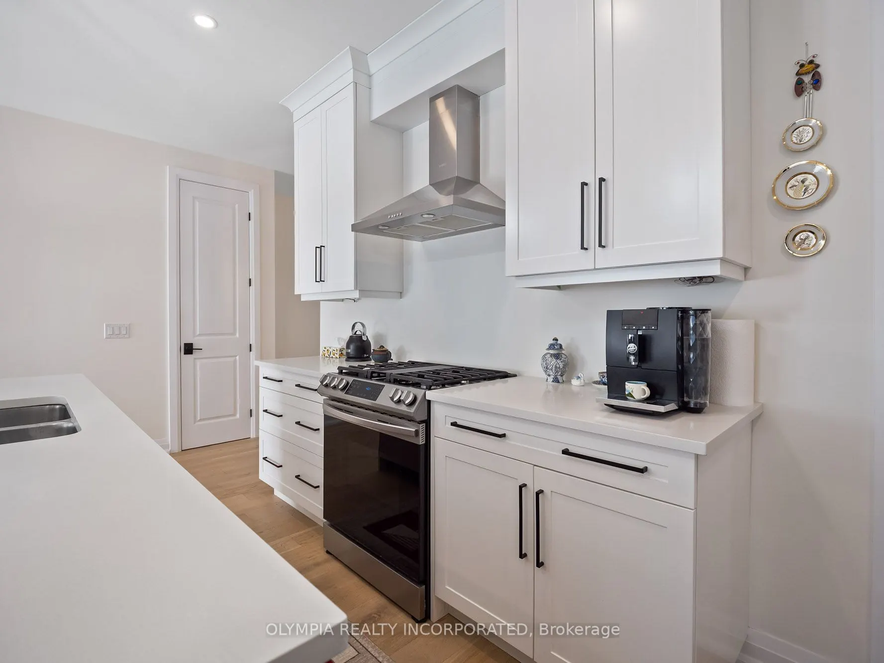 8974 Willoughby Drive, #19