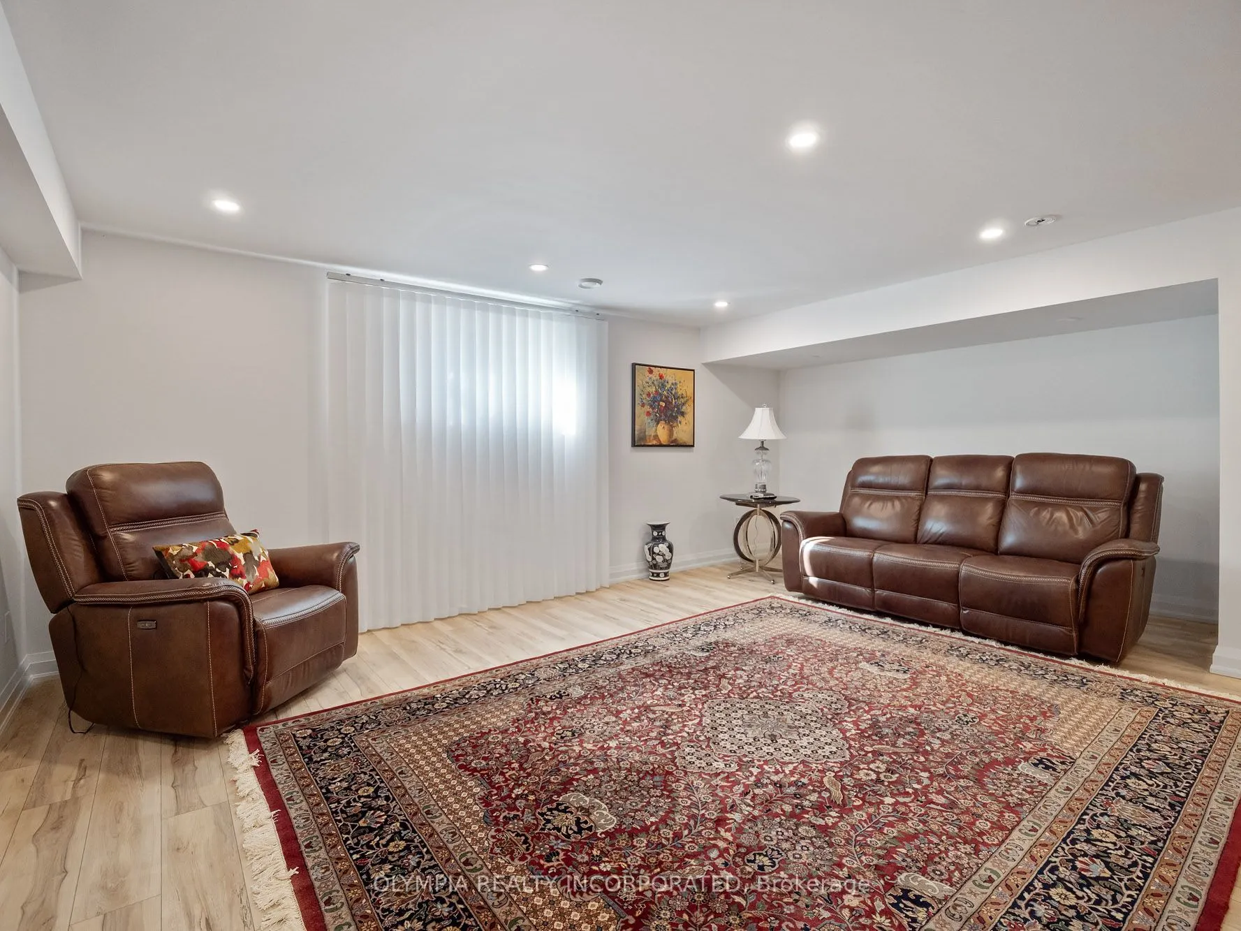 8974 Willoughby Drive, #19