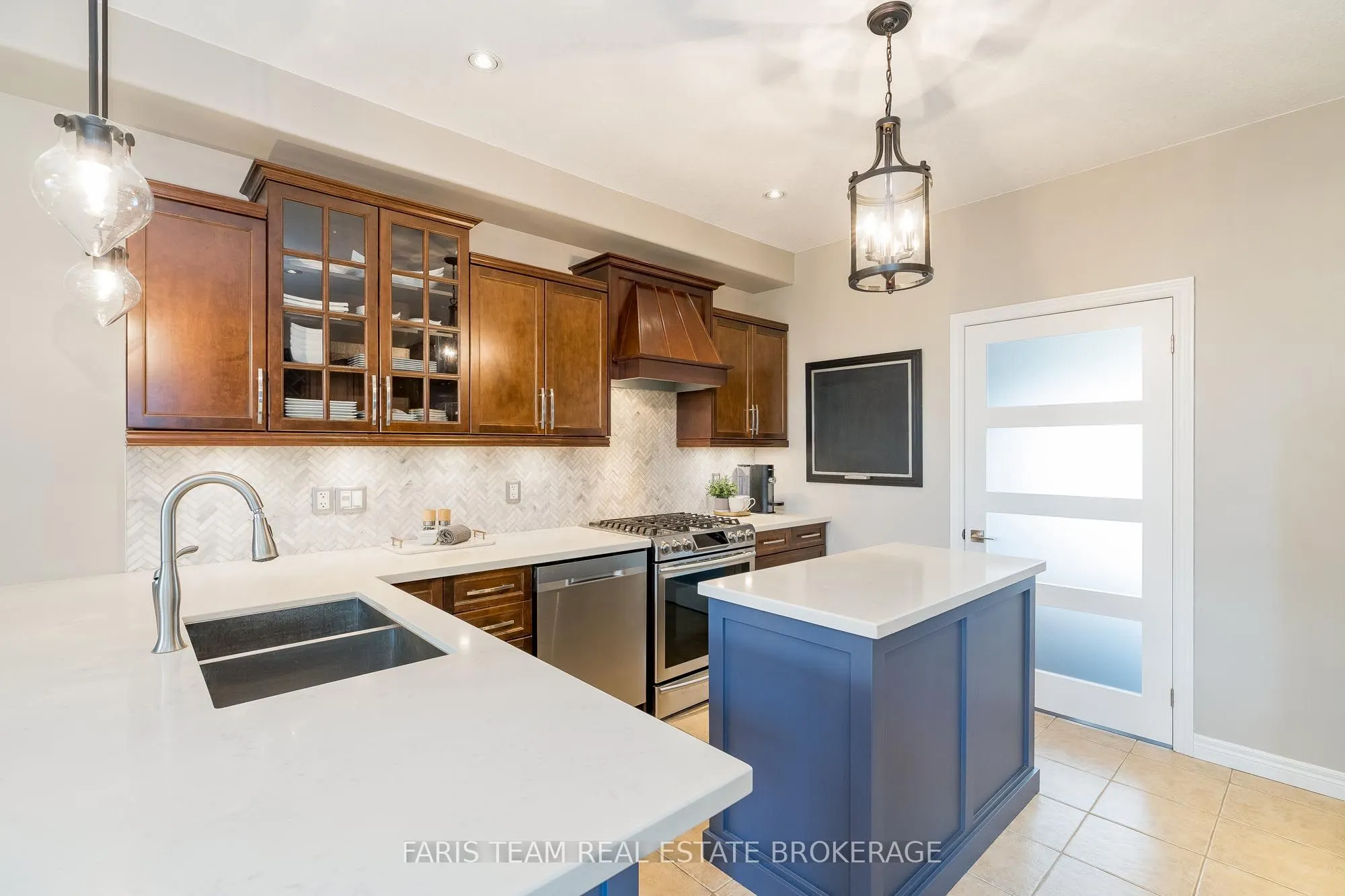 6 Somerville Crescent
