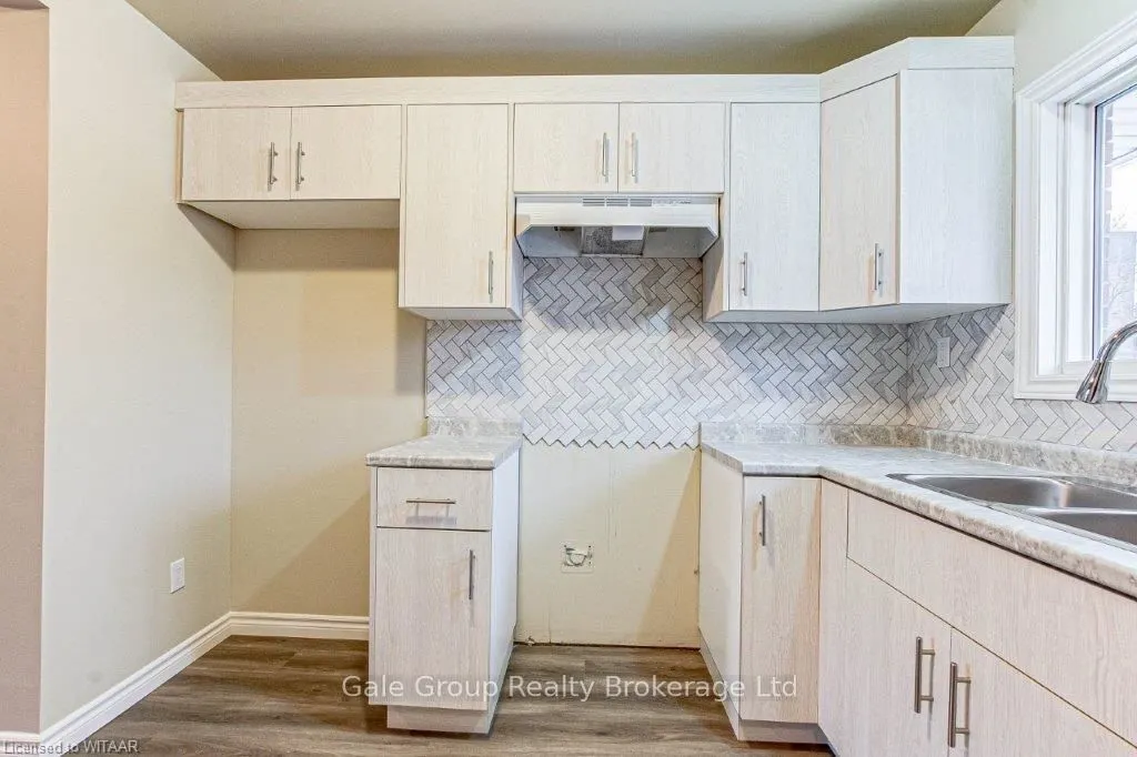 880 James Street, #3