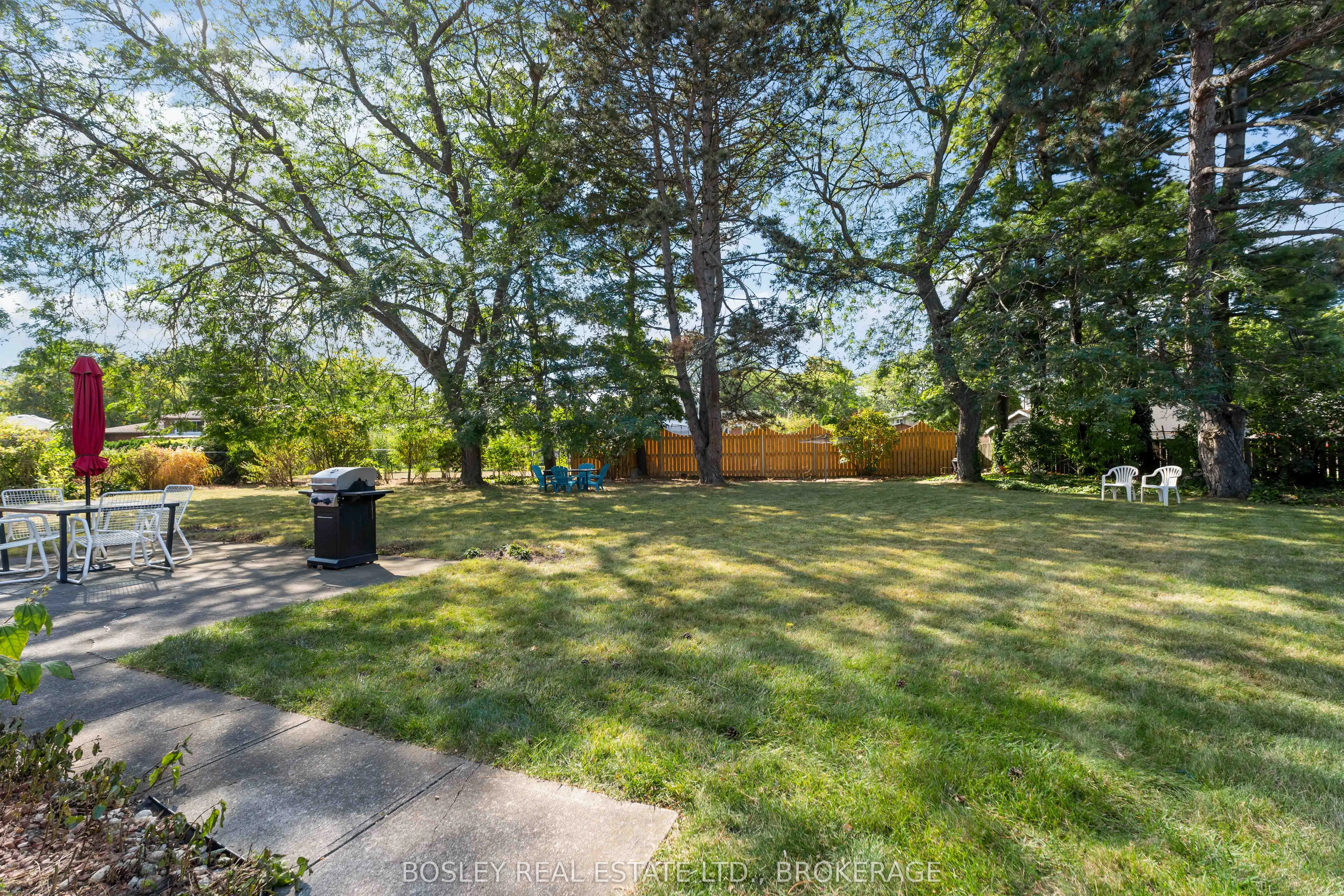 27 Meadowlark Crescent
