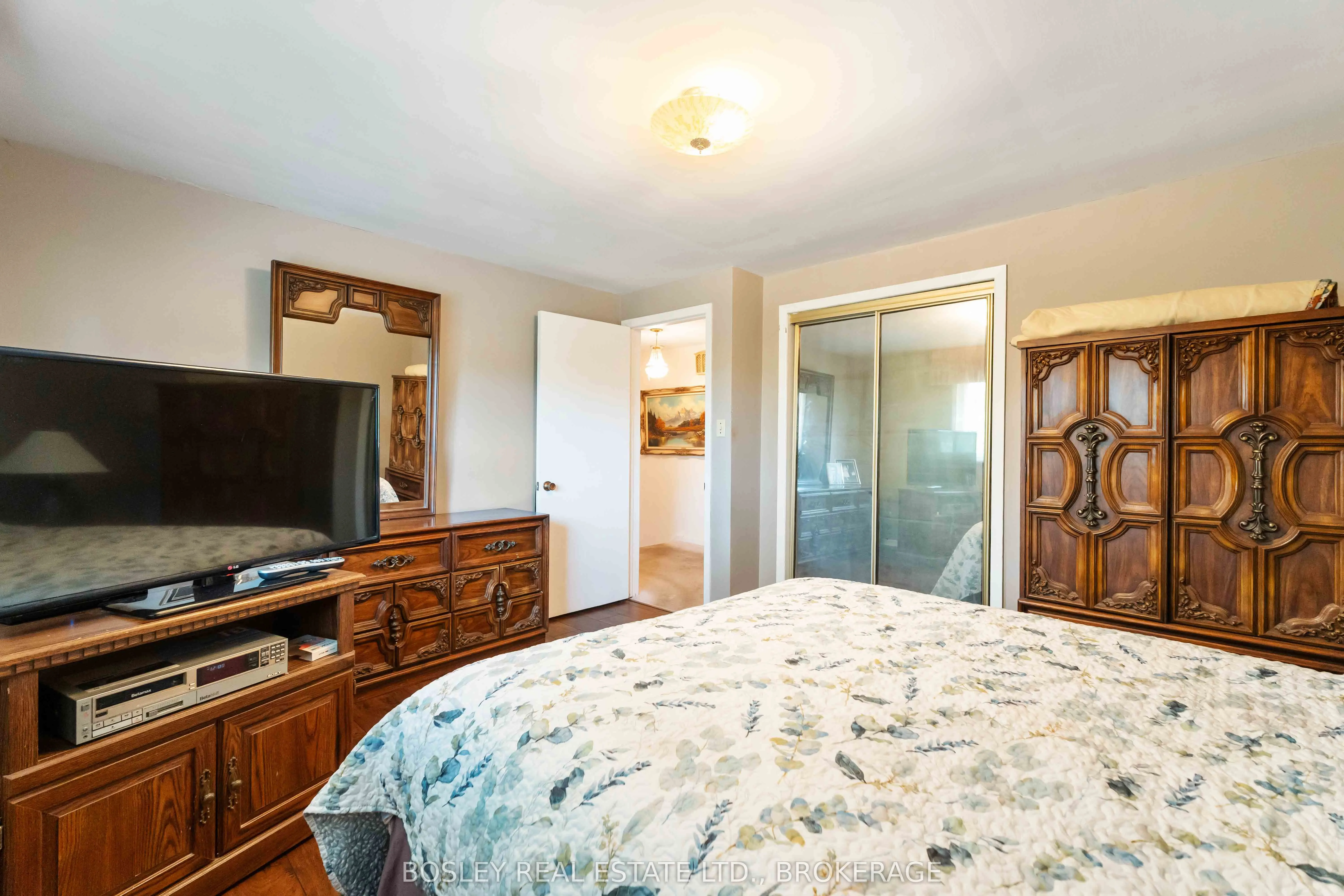 27 Meadowlark Crescent