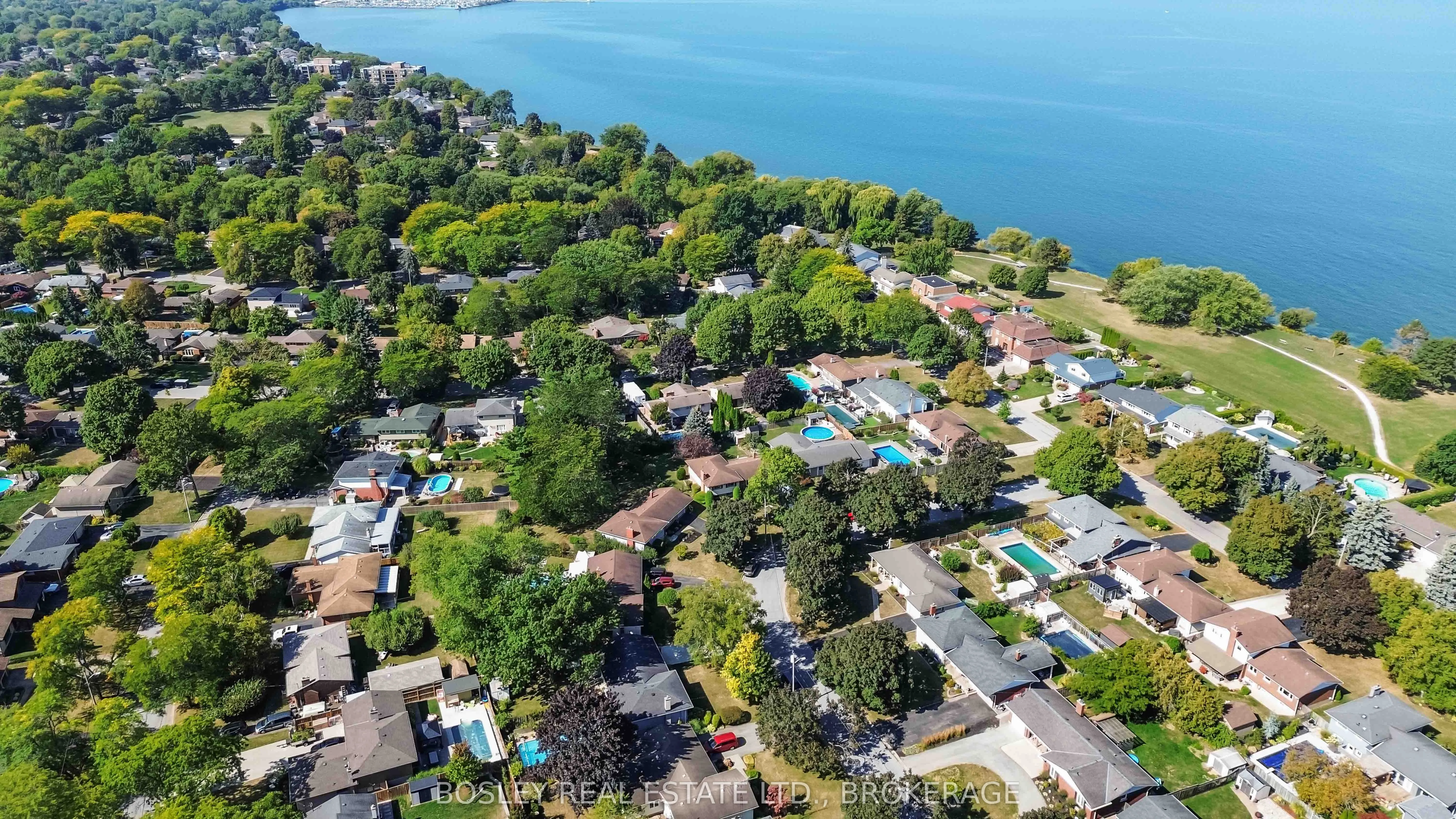 27 Meadowlark Crescent
