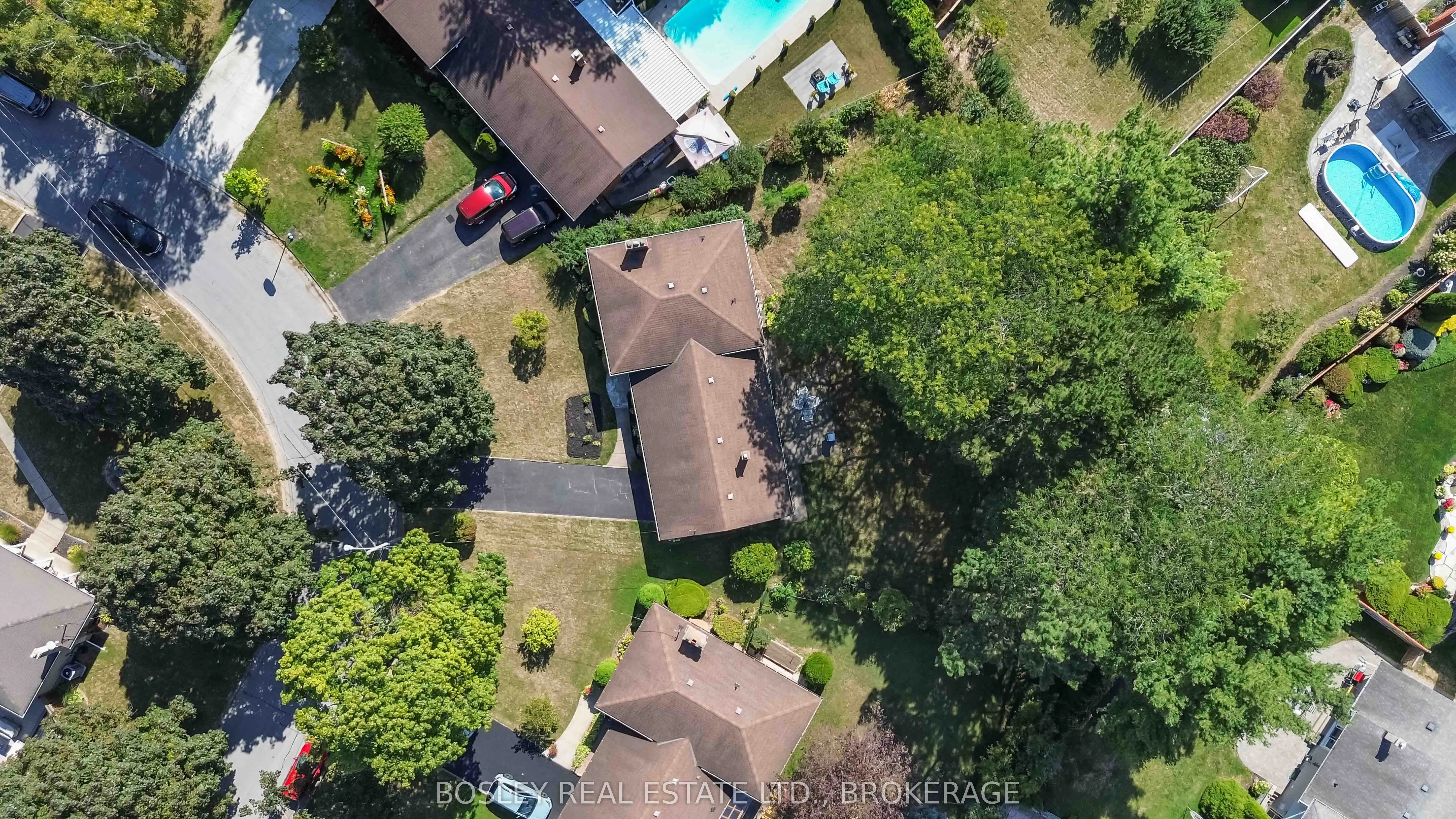 27 Meadowlark Crescent