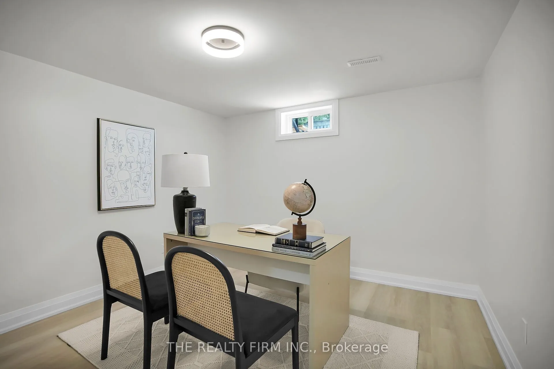 270 Highview Crescent