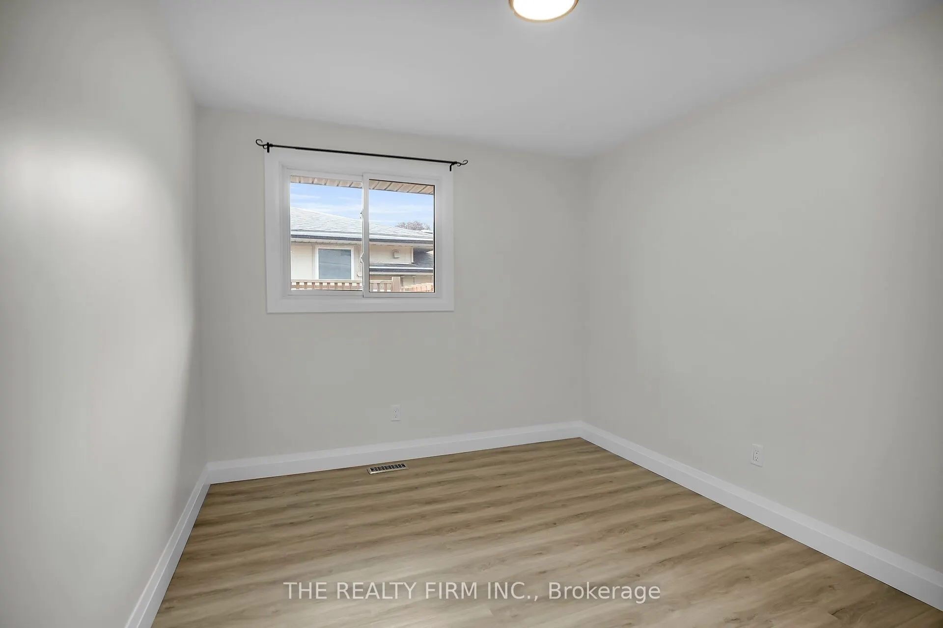 270 Highview Crescent