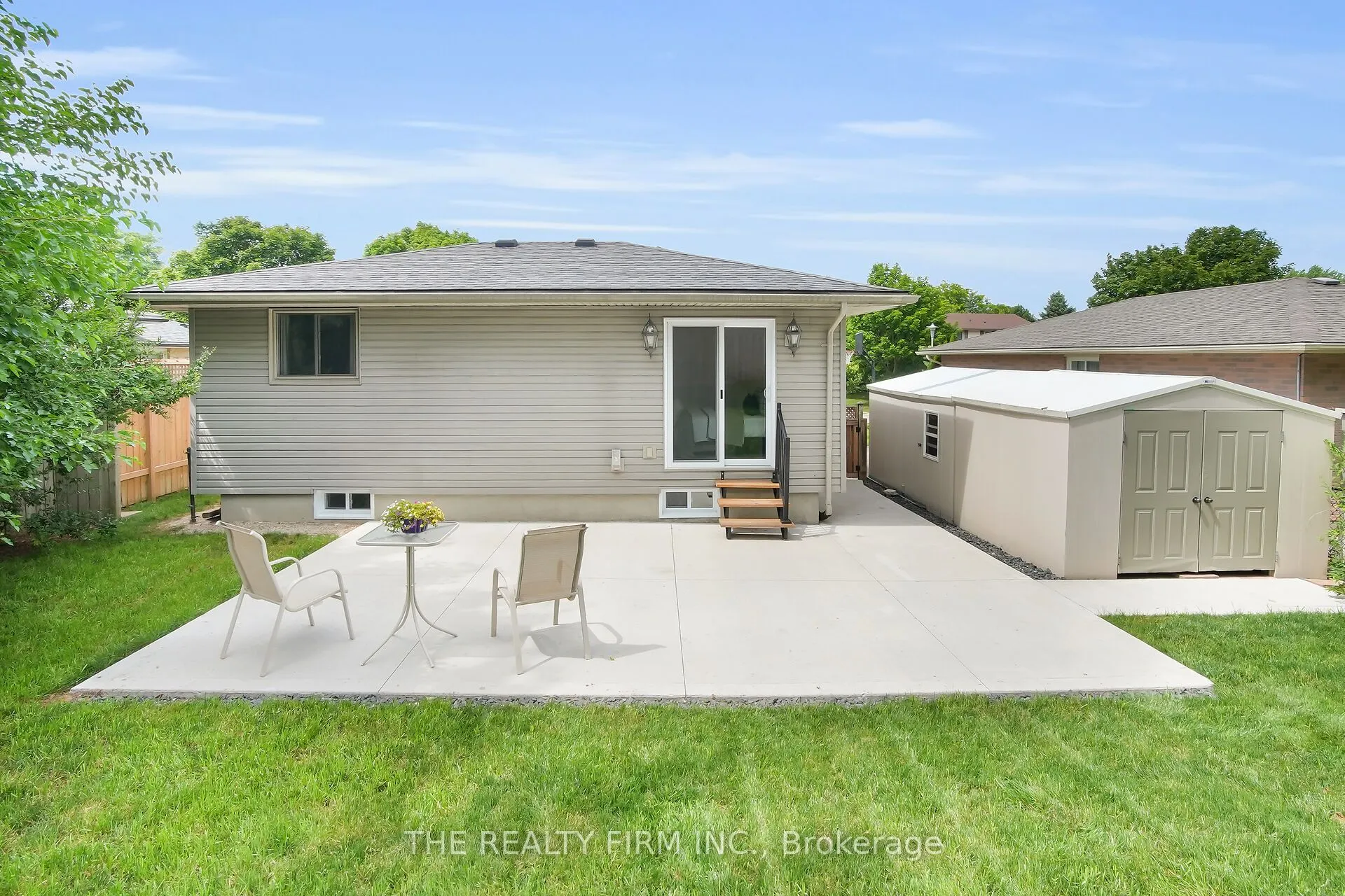 270 Highview Crescent