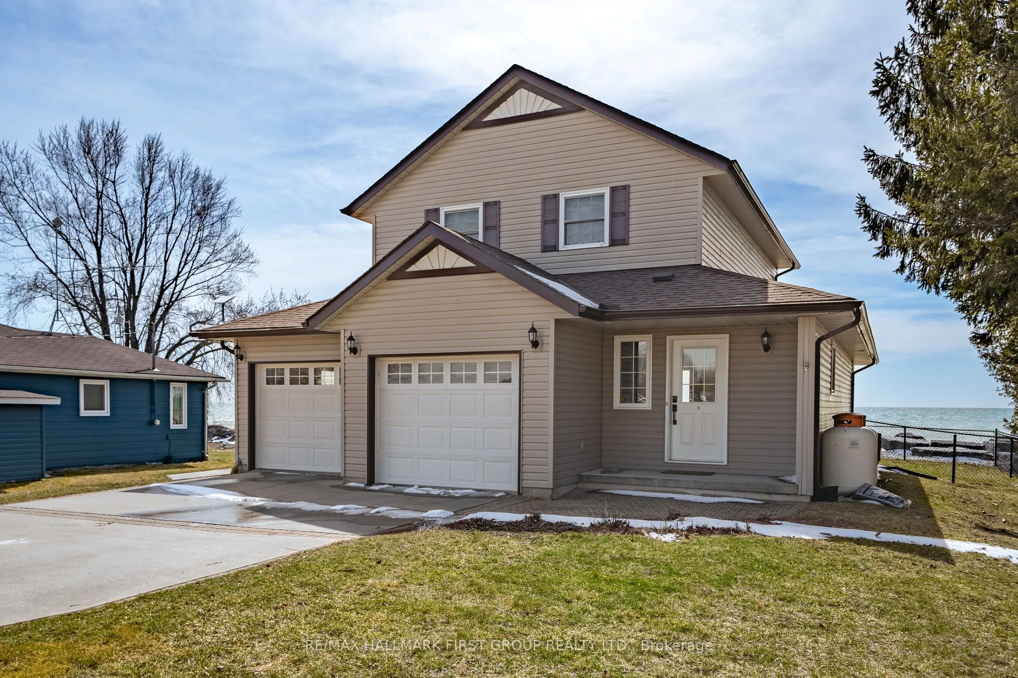 44 GREENWAY Circle