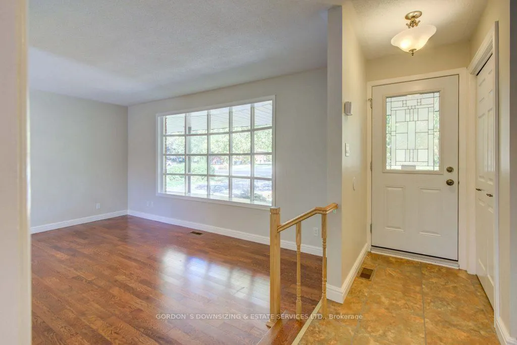 261 Colonial Road