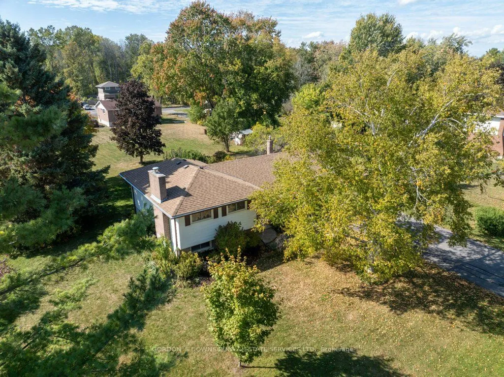261 Colonial Road
