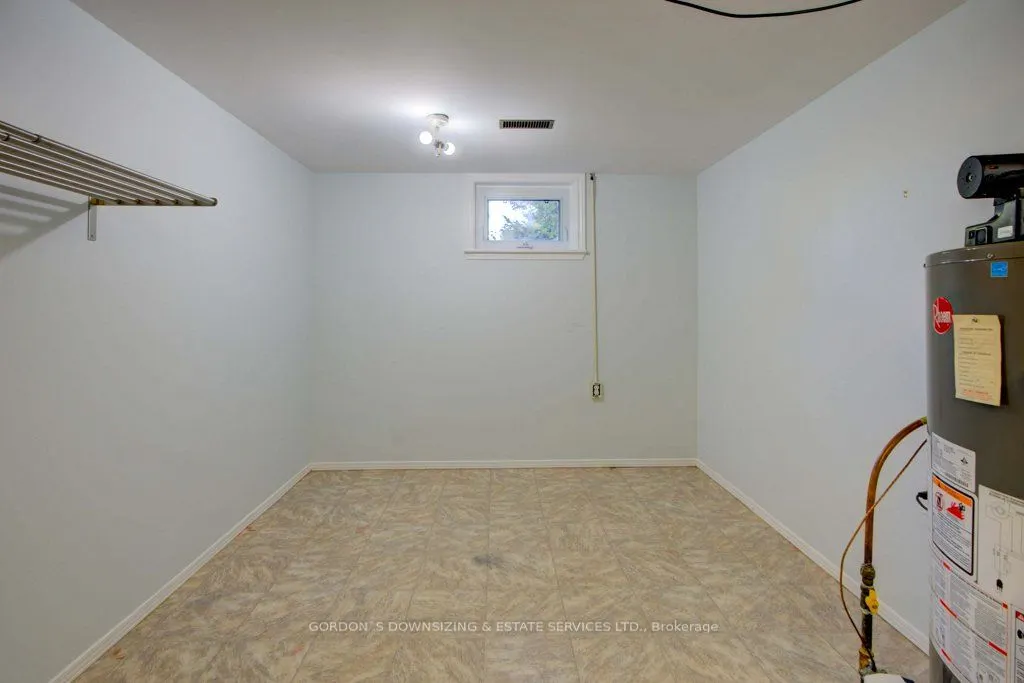 261 Colonial Road