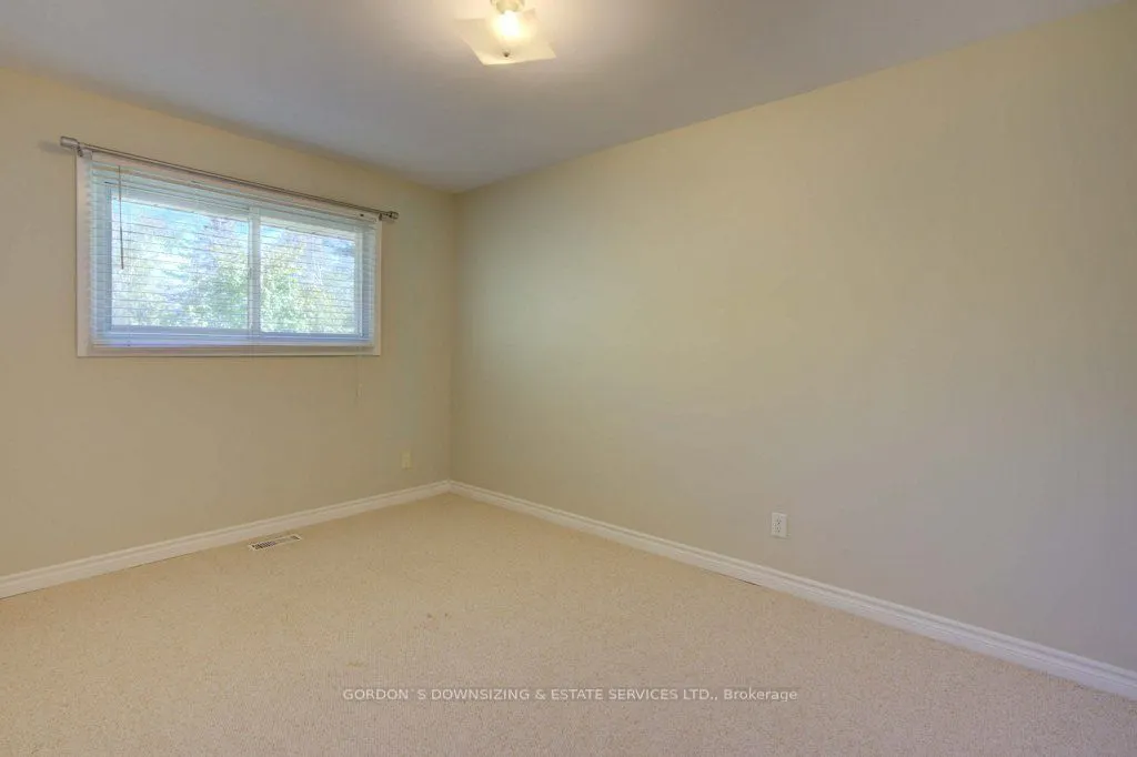 261 Colonial Road