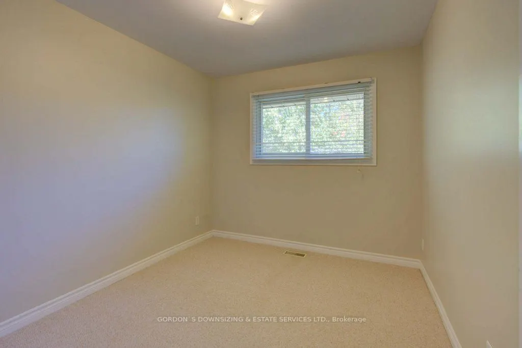 261 Colonial Road