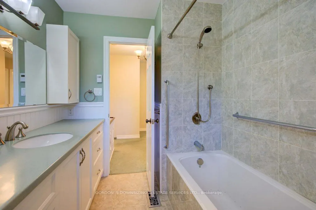 261 Colonial Road