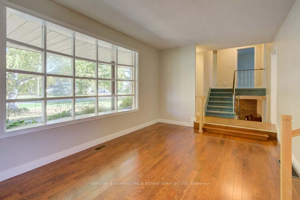 261 Colonial Road
