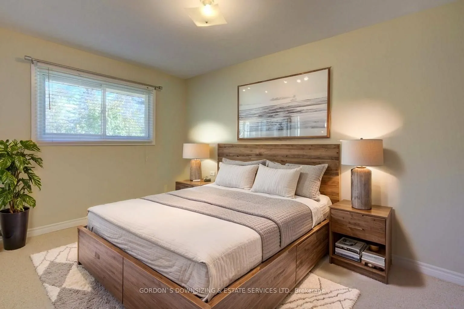 261 Colonial Road