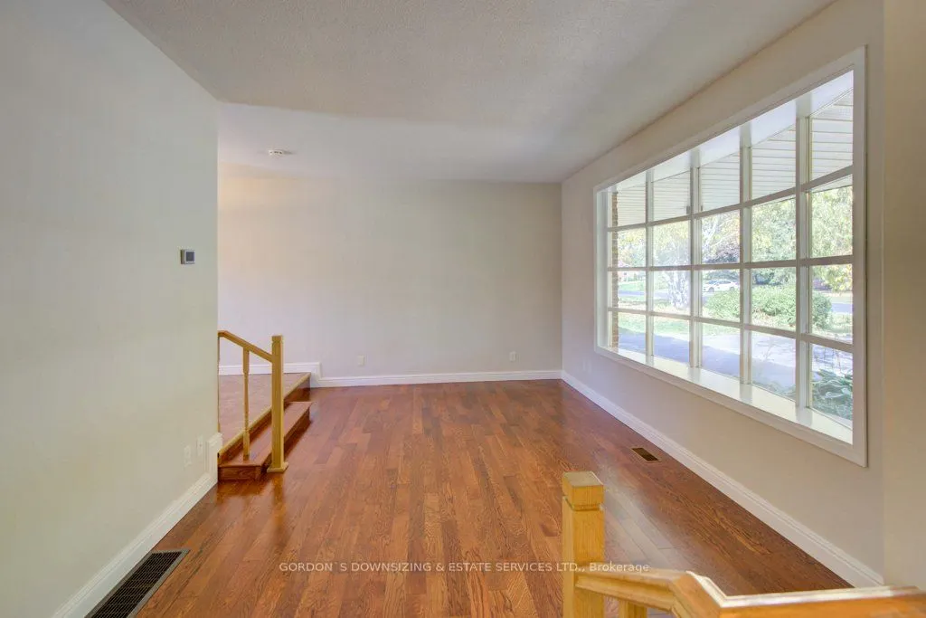 261 Colonial Road