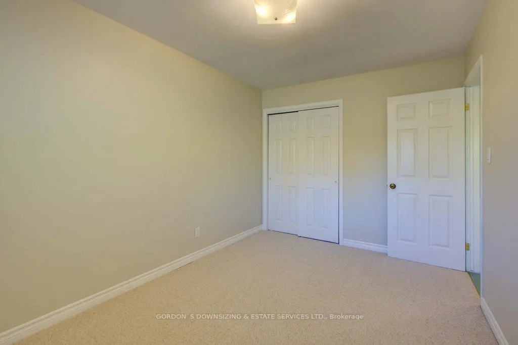 261 Colonial Road