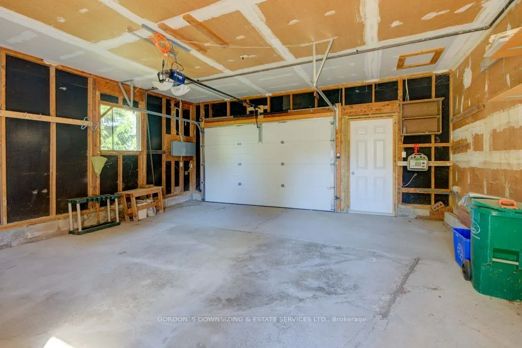 261 Colonial Road