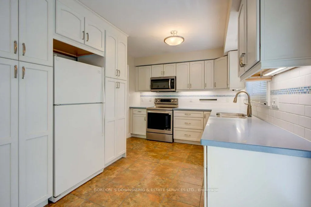 261 Colonial Road