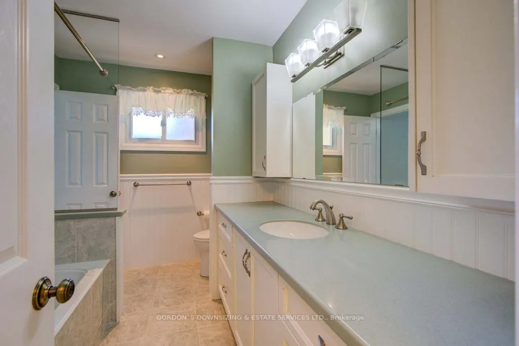 261 Colonial Road