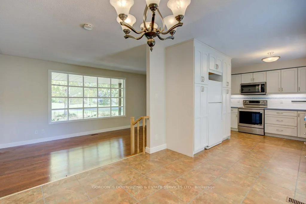 261 Colonial Road