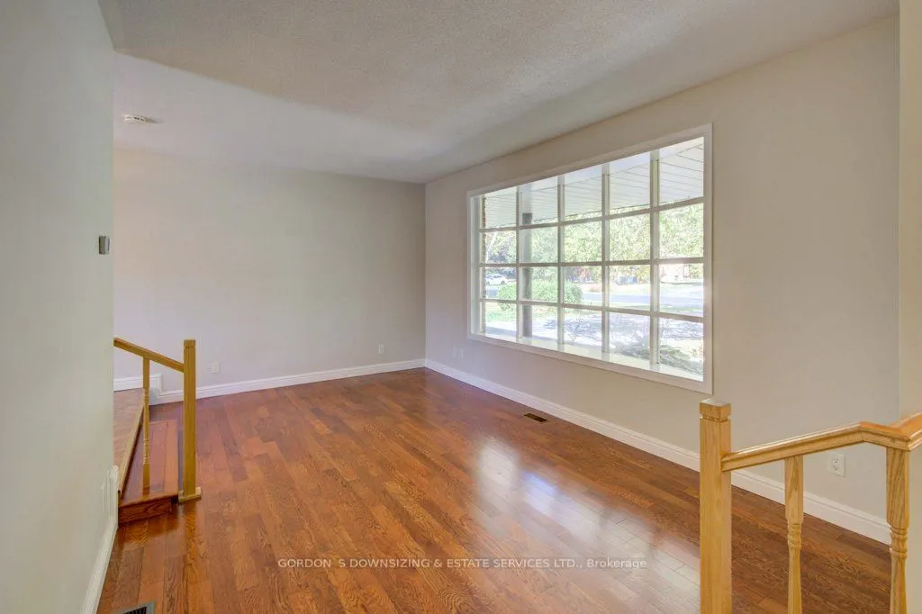 261 Colonial Road