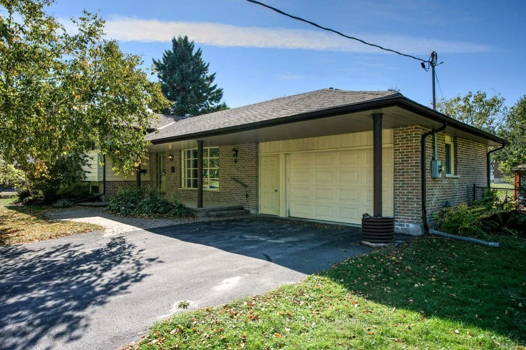 261 Colonial Road