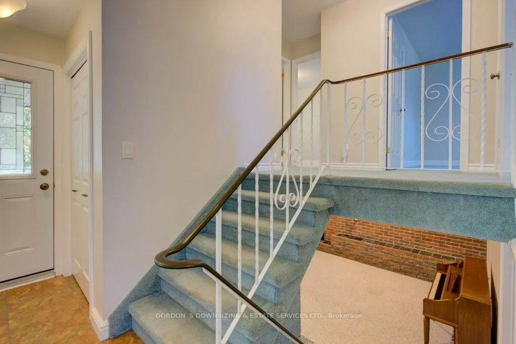 261 Colonial Road