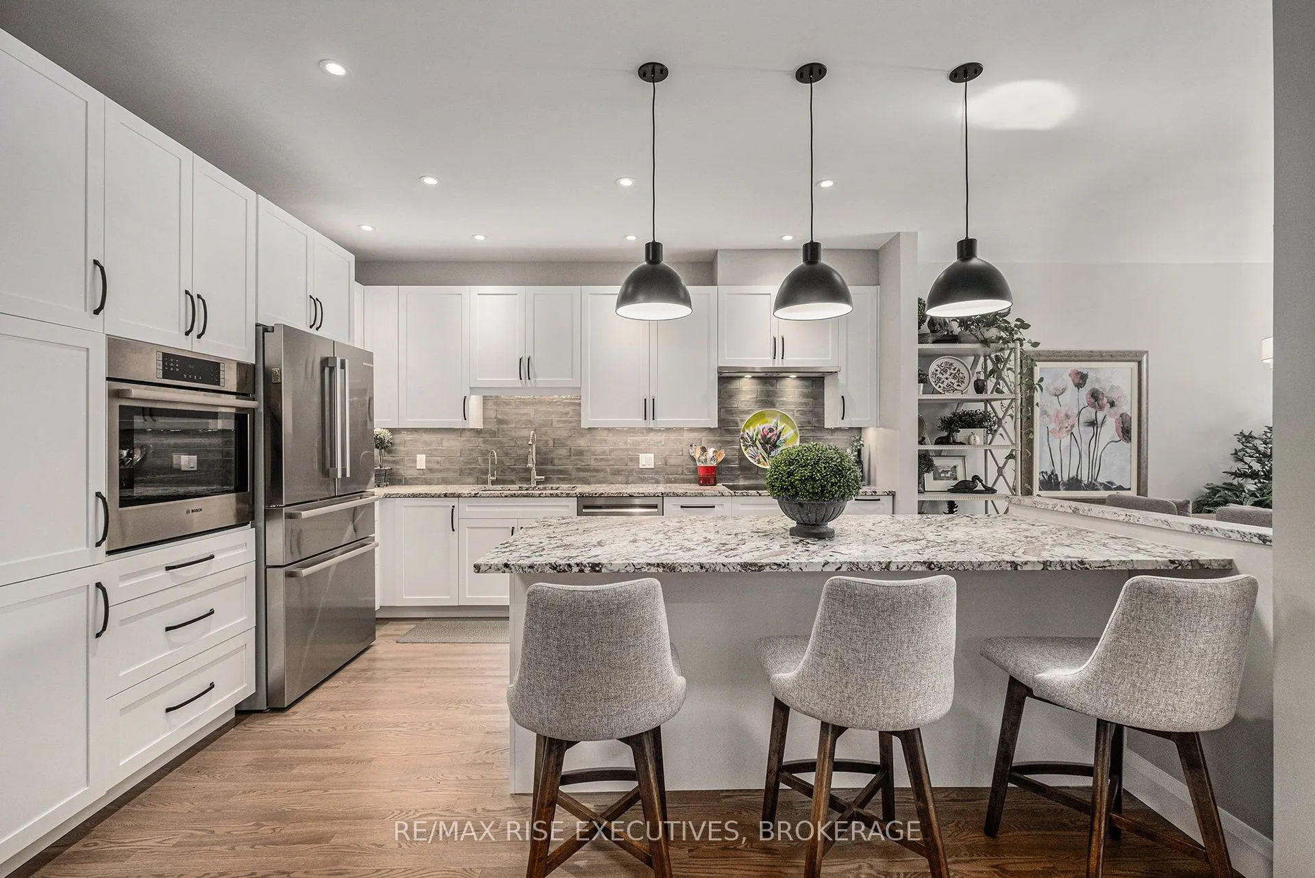 8 Kinmount Private