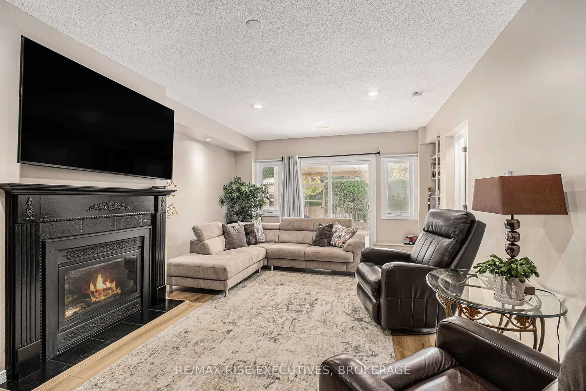 8 Kinmount Private