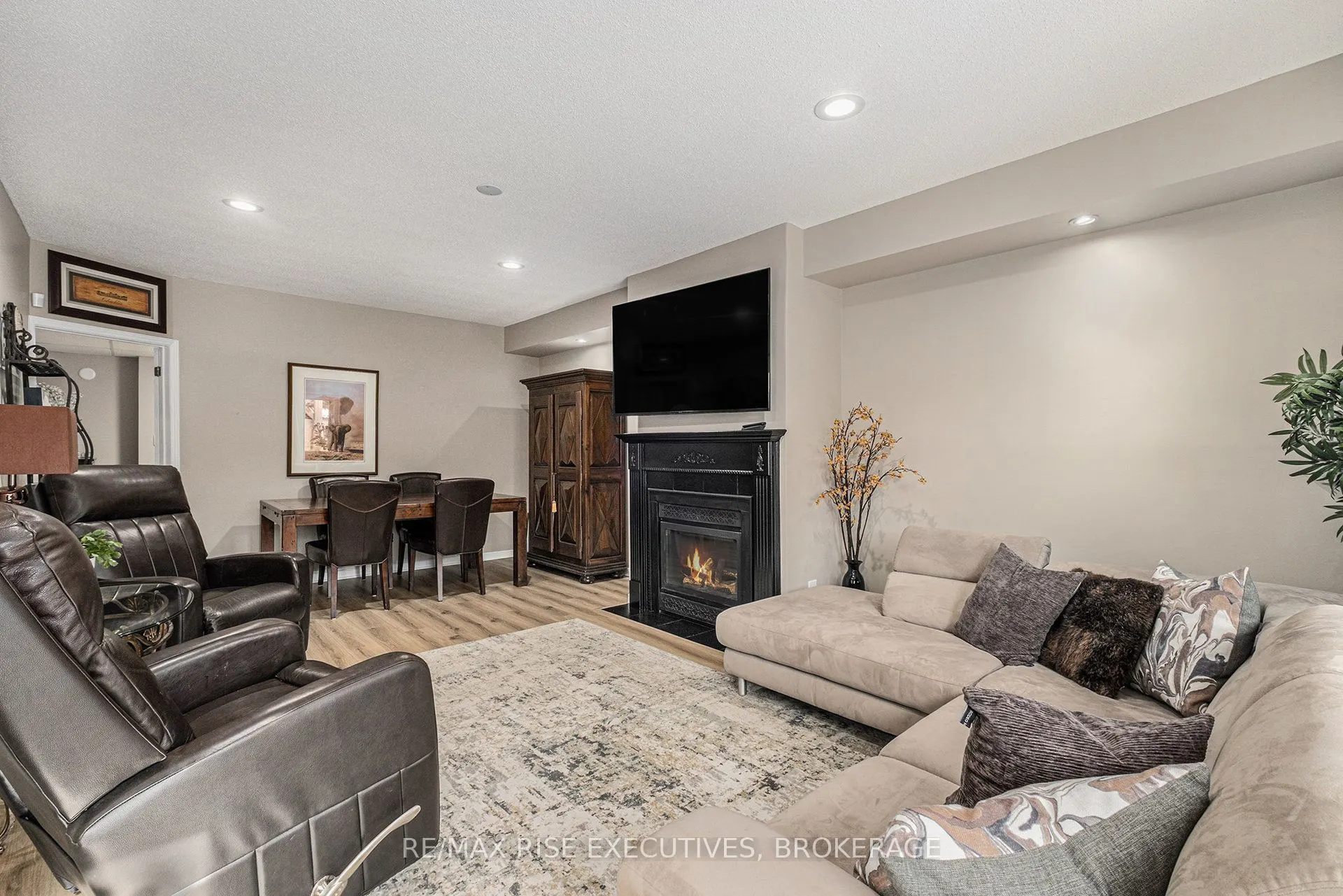 8 Kinmount Private