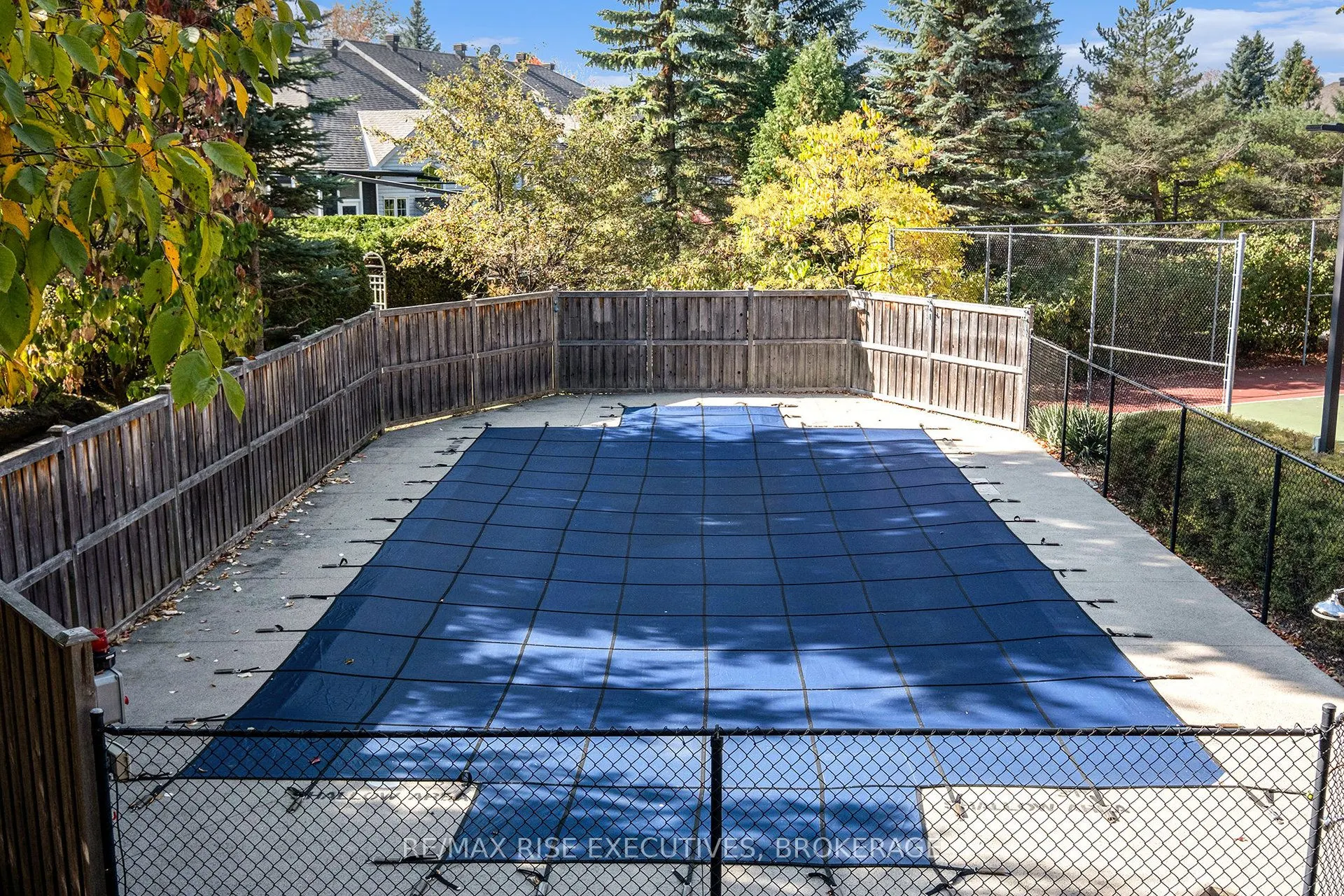 8 Kinmount Private