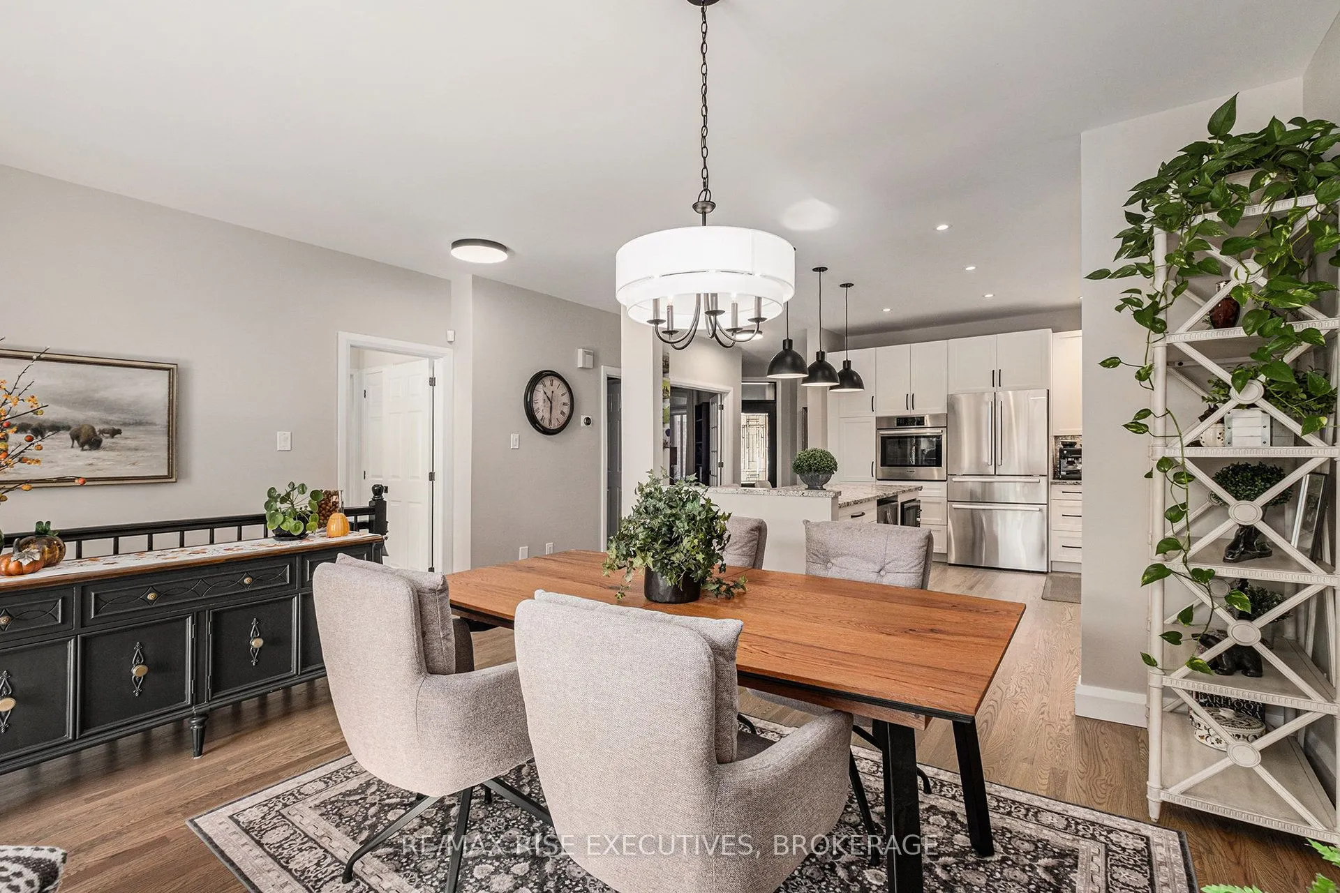 8 Kinmount Private