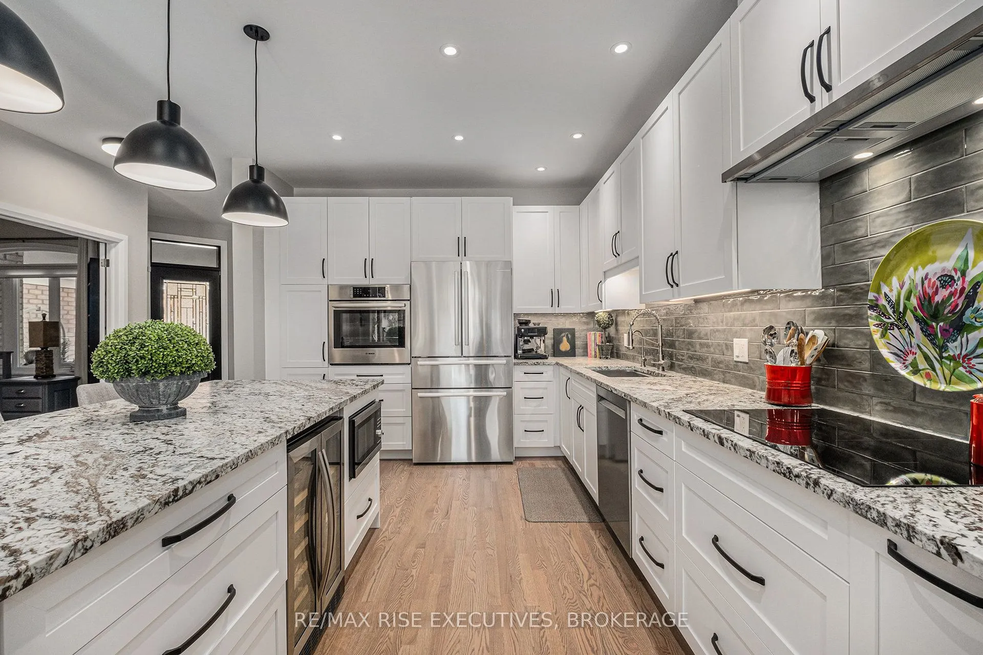 8 Kinmount Private