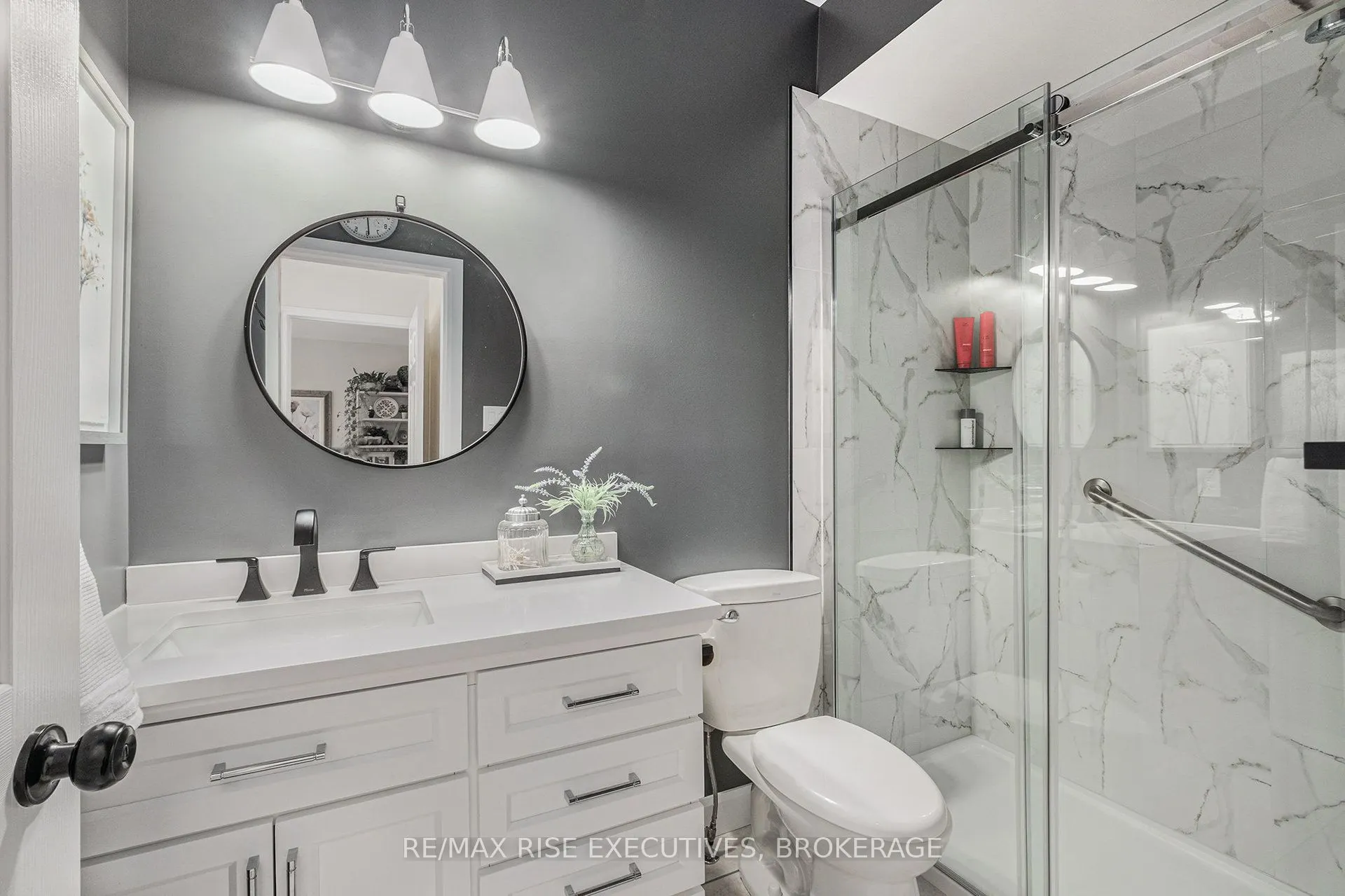 8 Kinmount Private