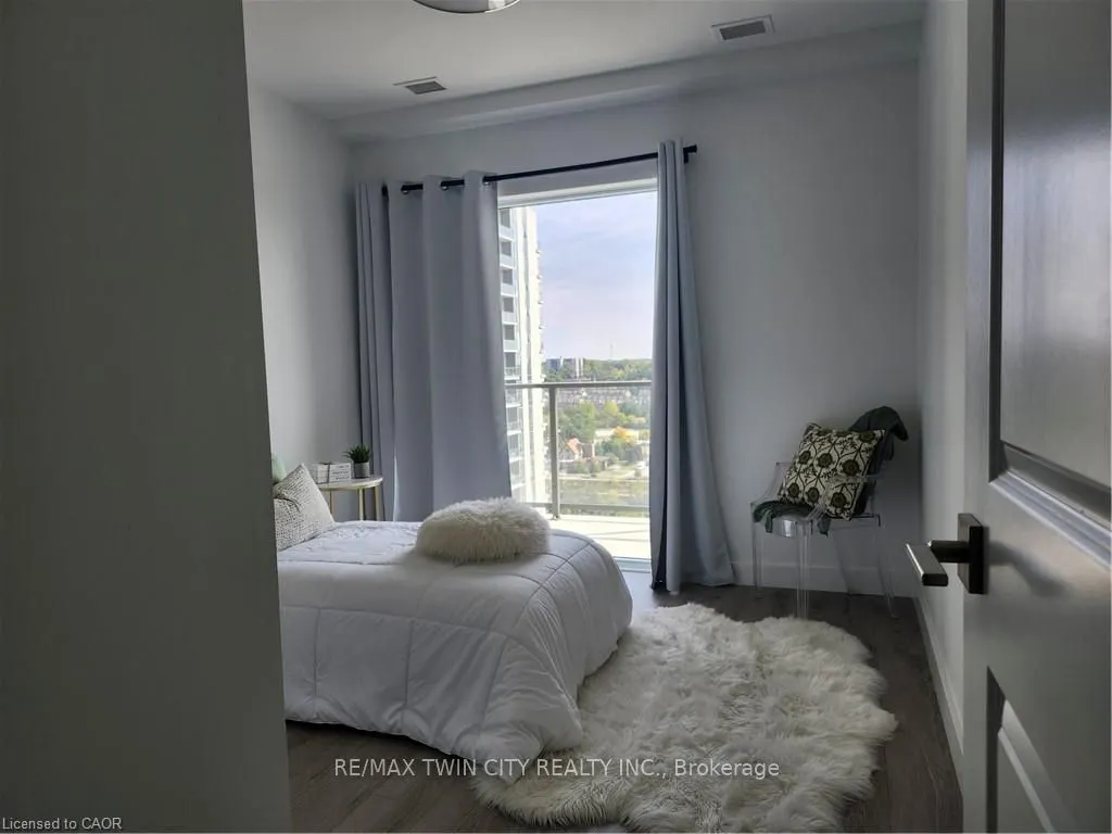 15 Glebe Street, #1211